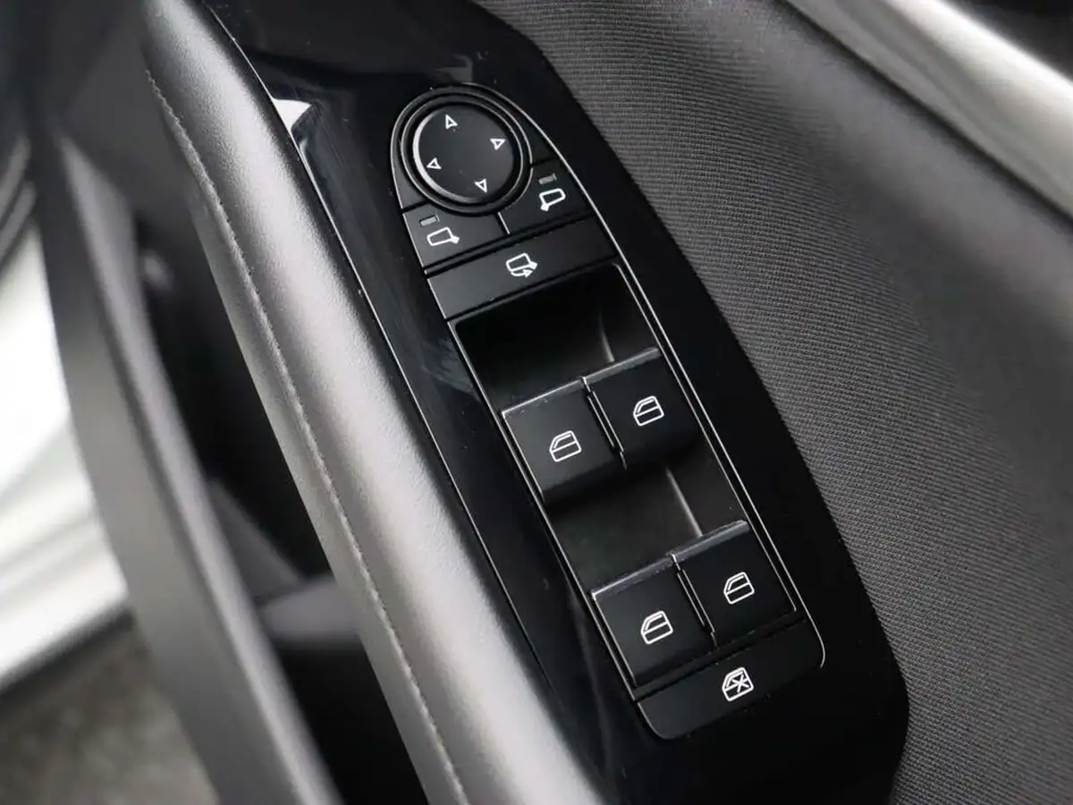 2024-mazda-mazda3-20-e-skyactiv-g-prime-line-big-27