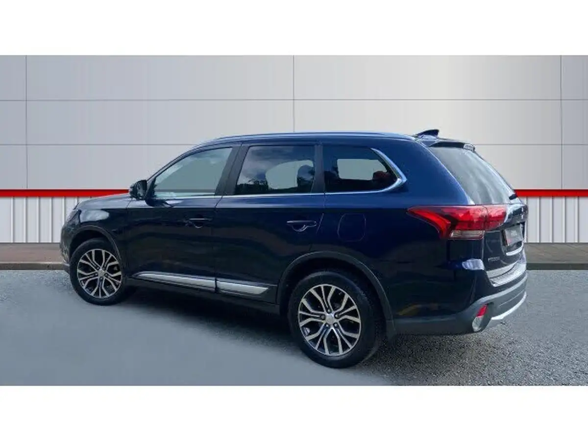 2017-mitsubishi-outlander-22di-d-4-big-1