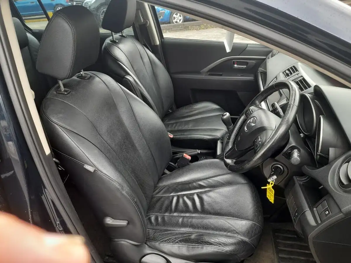 2014-mazda-mazda5-16d-sport-venture-big-11