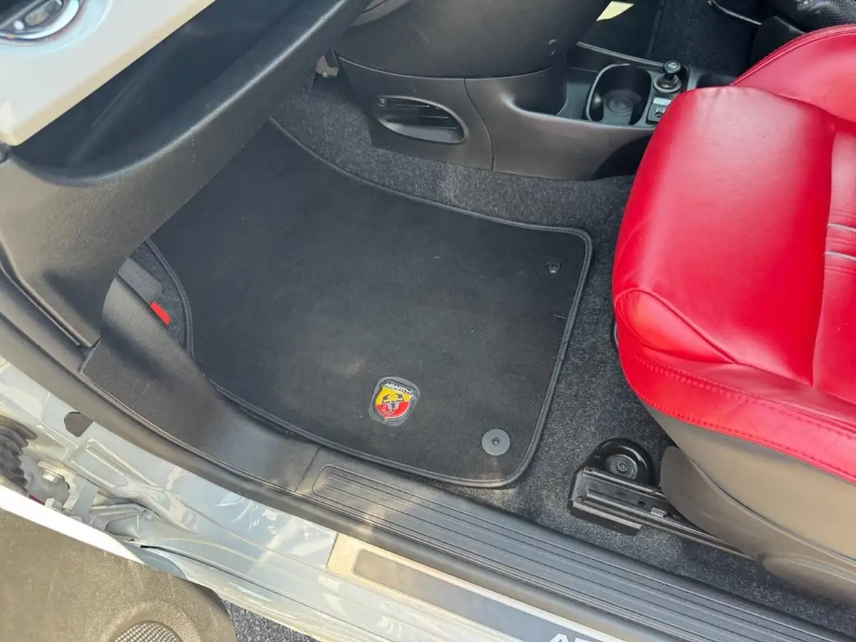 2015-abarth-500-14-big-31