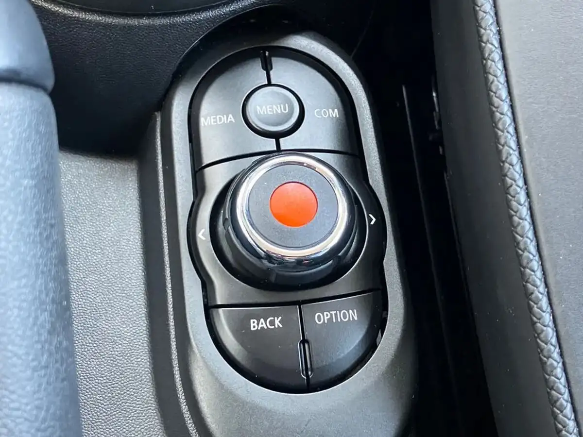 2019-mini-cooper-15-cooper-exclusive-134bhp-hatchback-5d-big-44