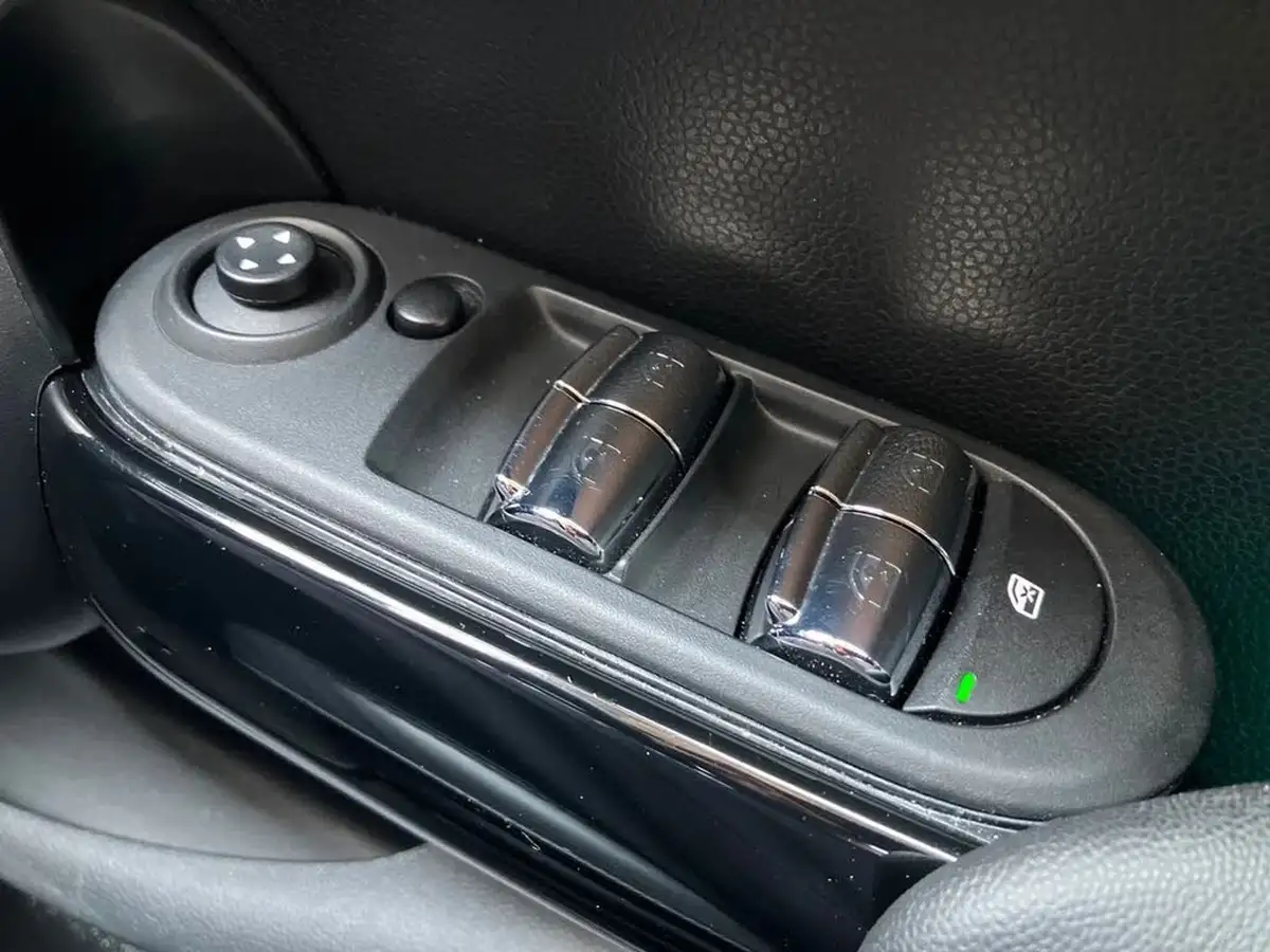 2019-mini-cooper-15-cooper-exclusive-134bhp-hatchback-5d-big-20
