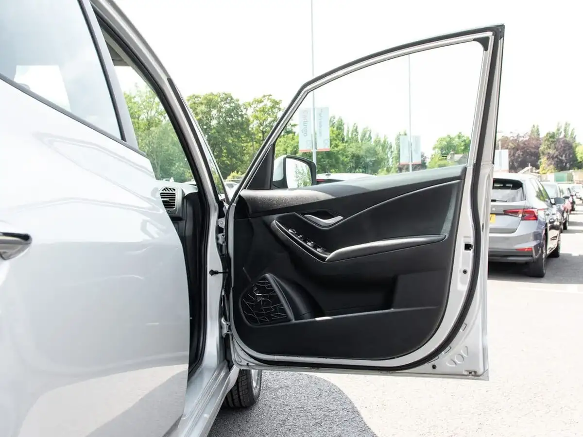 2015-hyundai-ix20-16-active-big-13