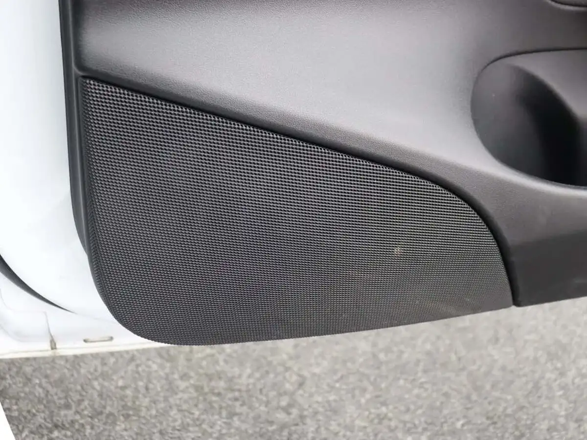 2021-tesla-model-3-e-long-range-awd-big-35