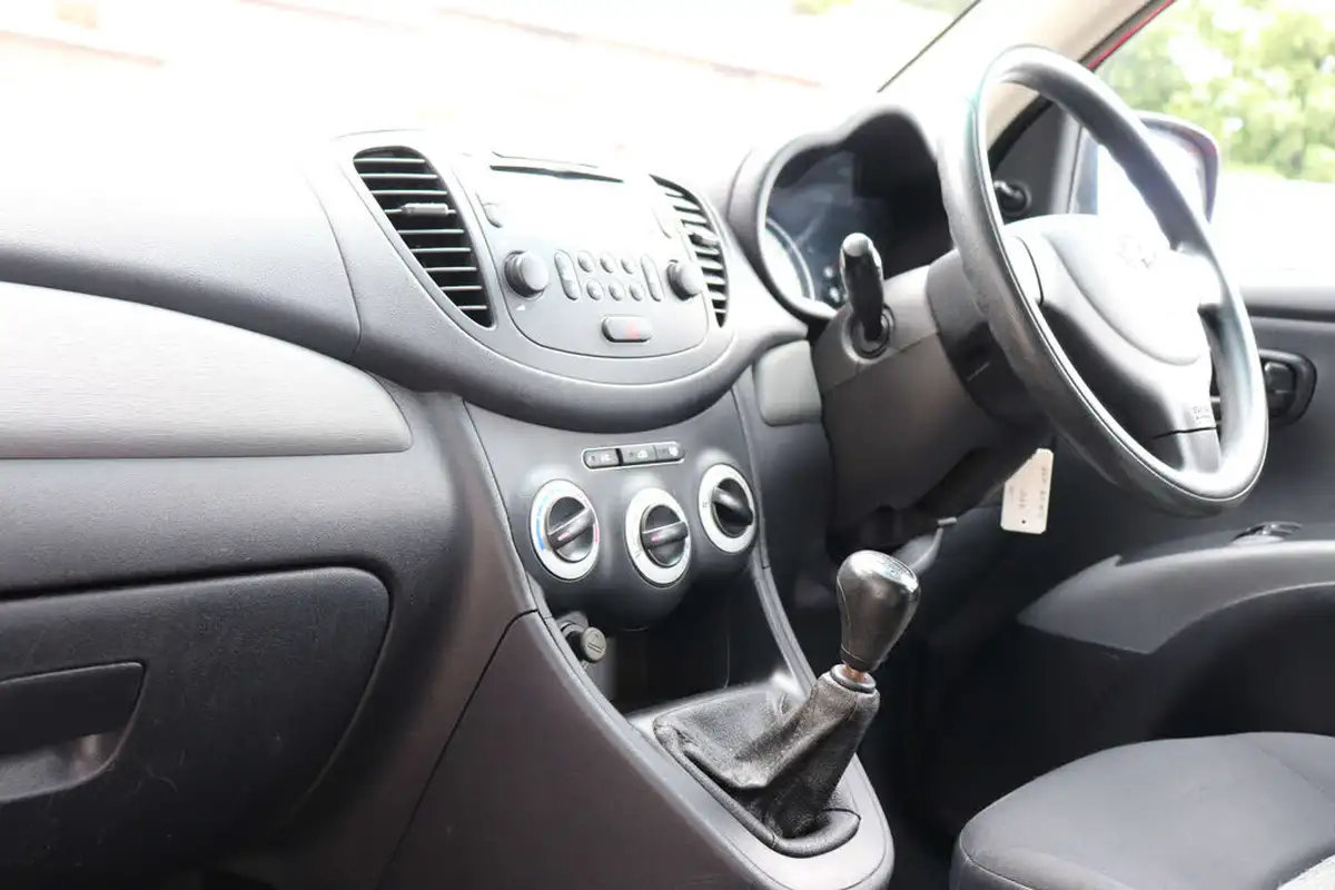 2009-hyundai-i10-12-classic-big-26