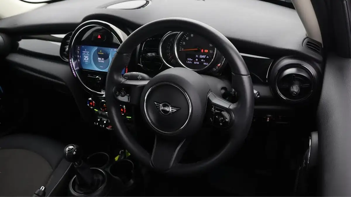 2022-mini-cooper-15-one-classic-5d-big-9