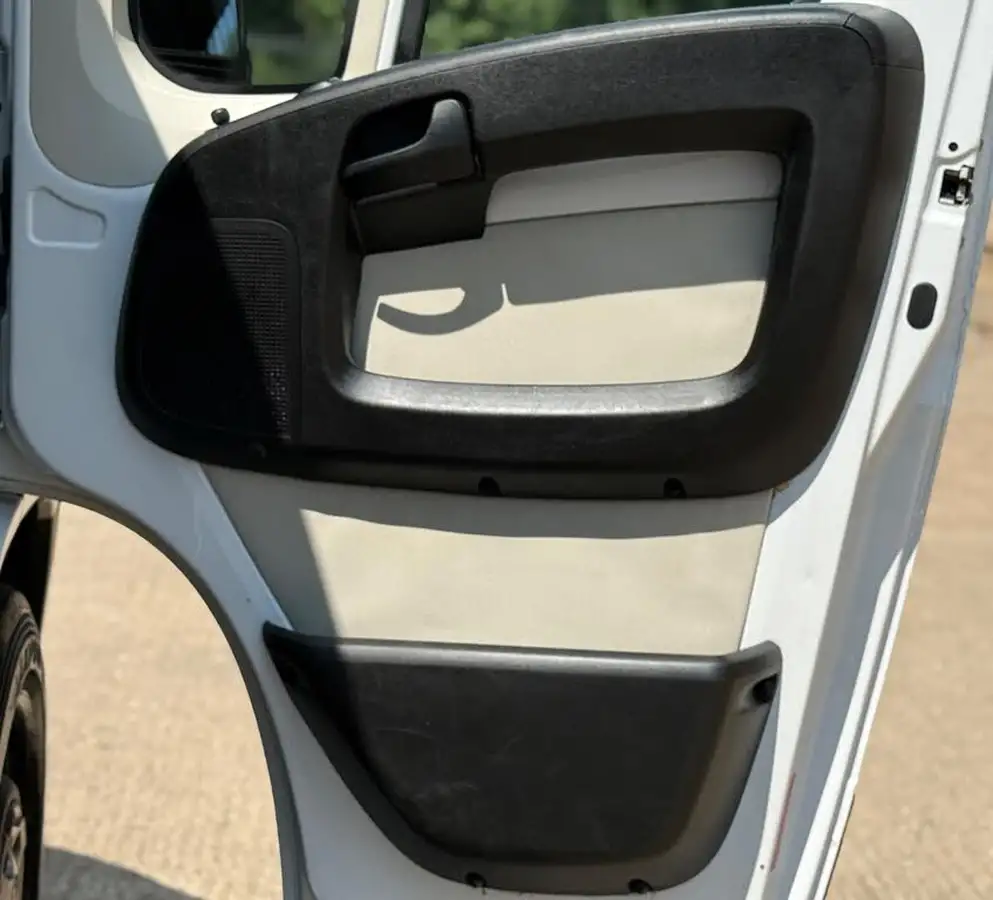 2017-fiat-ducato-20td-35-lh2-panel-big-32