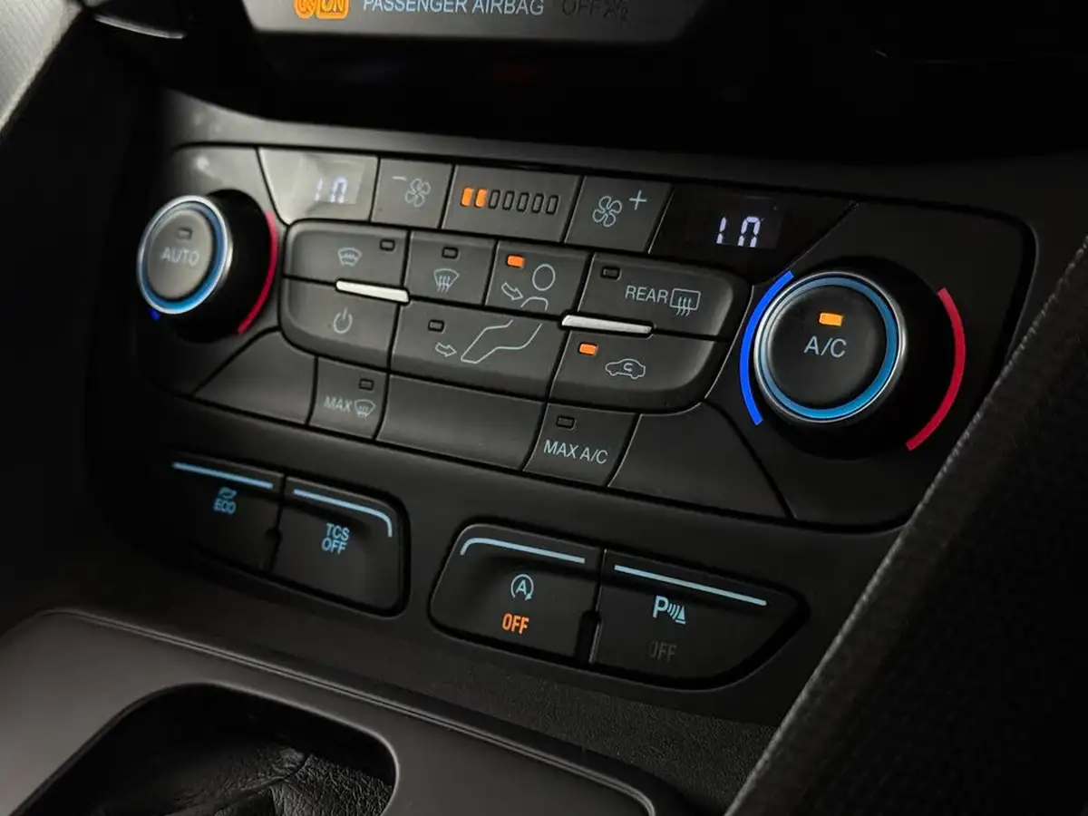 2019-ford-grand-tourneo-connect-15-titanium-ss-powershift-big-39