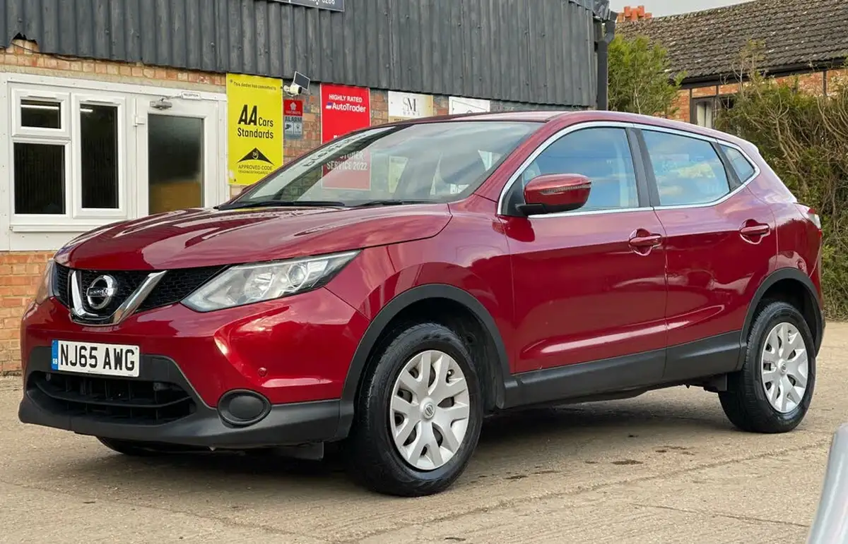 2015-nissan-qashqai-15dci-visia-smart-vision-pack-big-4