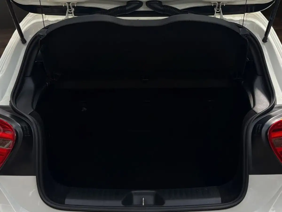2013-mercedes-benz-a-class-16-a200-amg-sport-156bhp-big-8