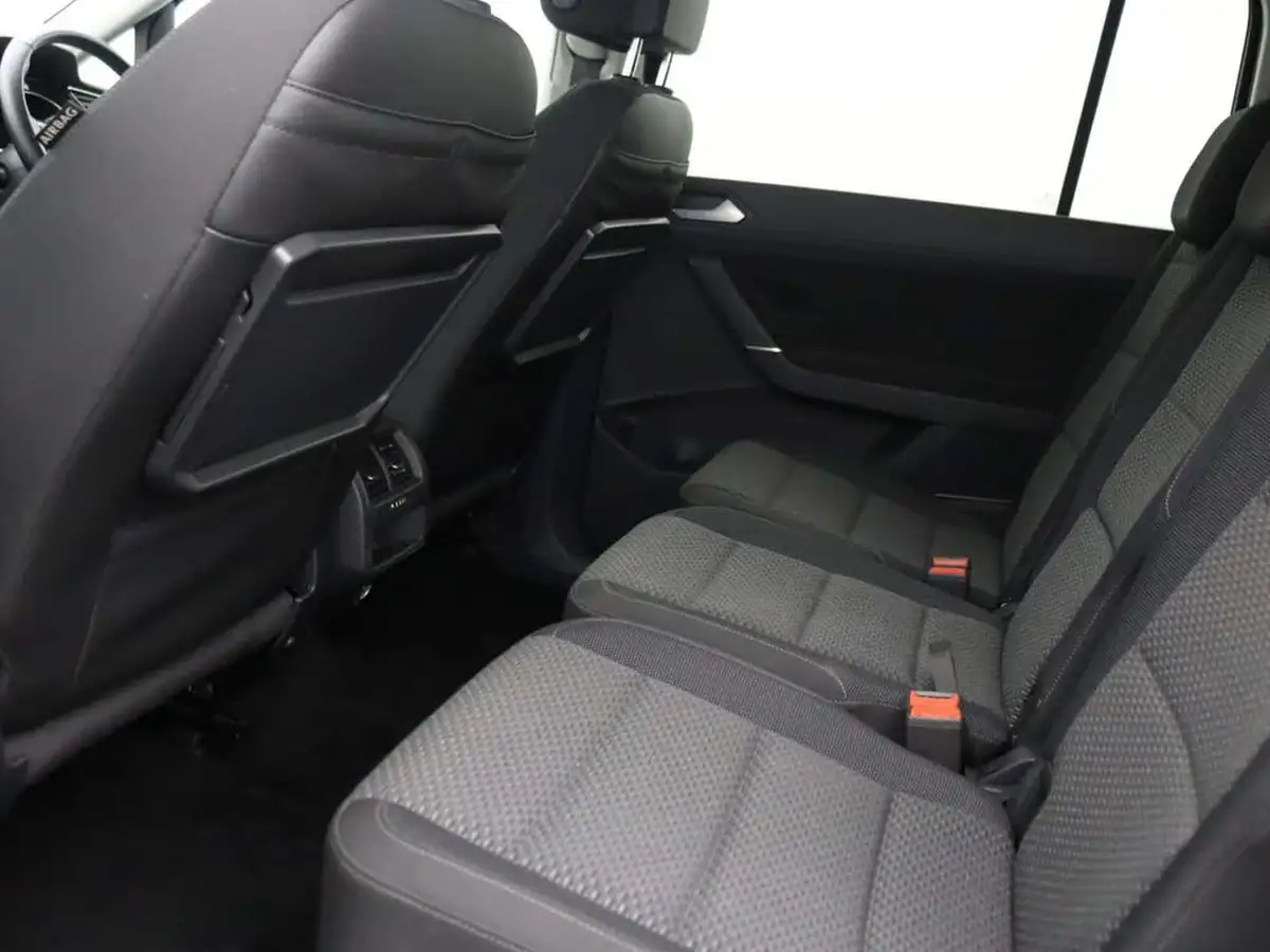 2020-volkswagen-touran-15-tsi-se-dsg-big-16