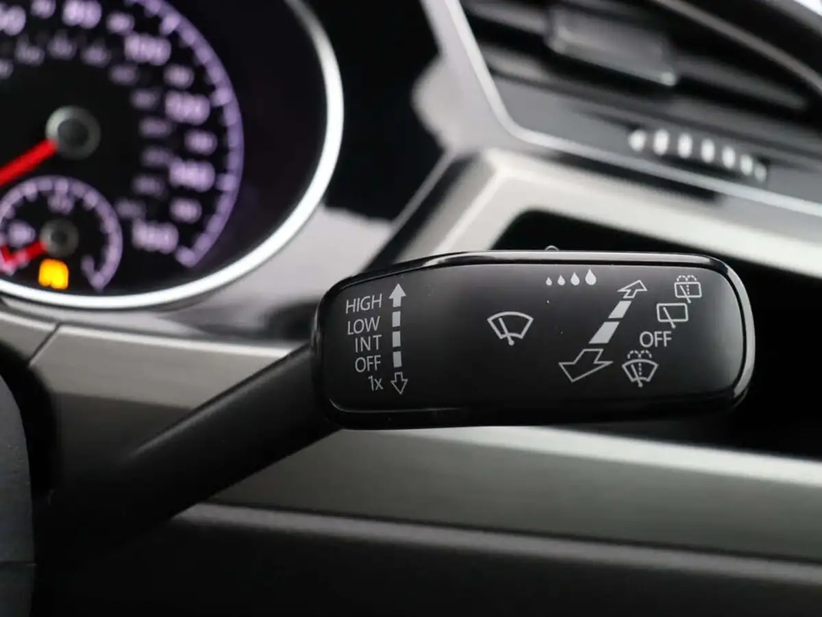 2020-volkswagen-touran-15-tsi-se-dsg-big-40