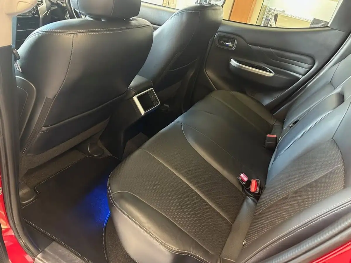 2021-mitsubishi-l200-22di-d-barbarian-auto-big-17