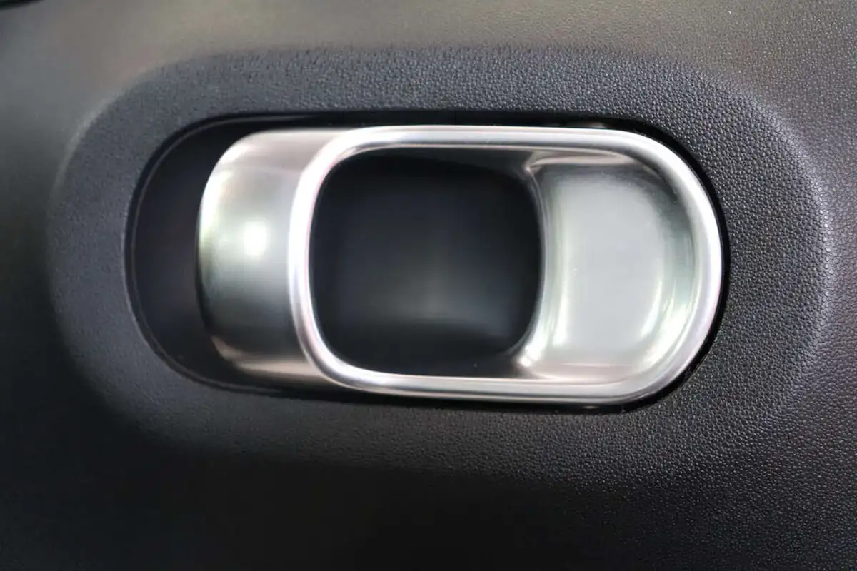 2018-citroen-c3-12-puretech-feel-82ps-big-25