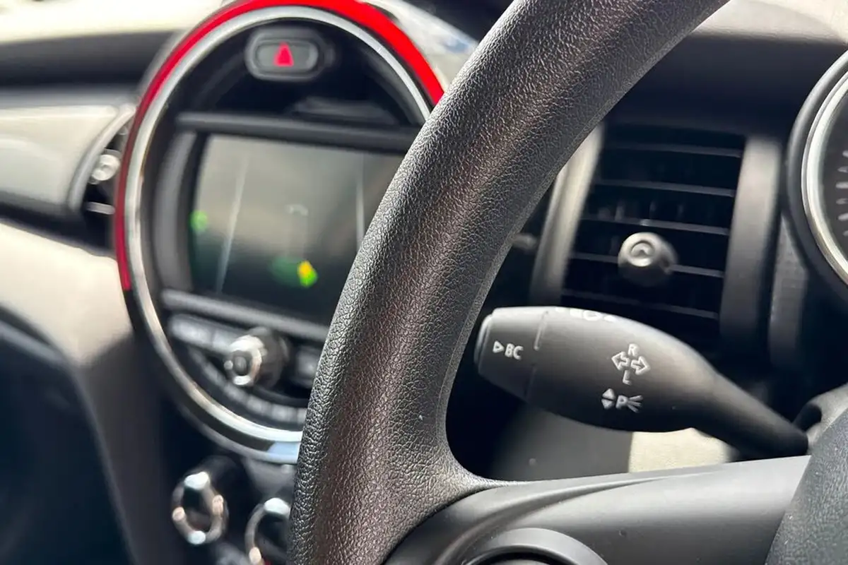 2020-mini-cooper-15-cooper-classic-hatchback-3d-auto-big-56