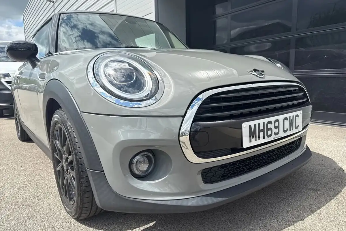 2020-mini-cooper-15-cooper-classic-hatchback-3d-auto-big-8