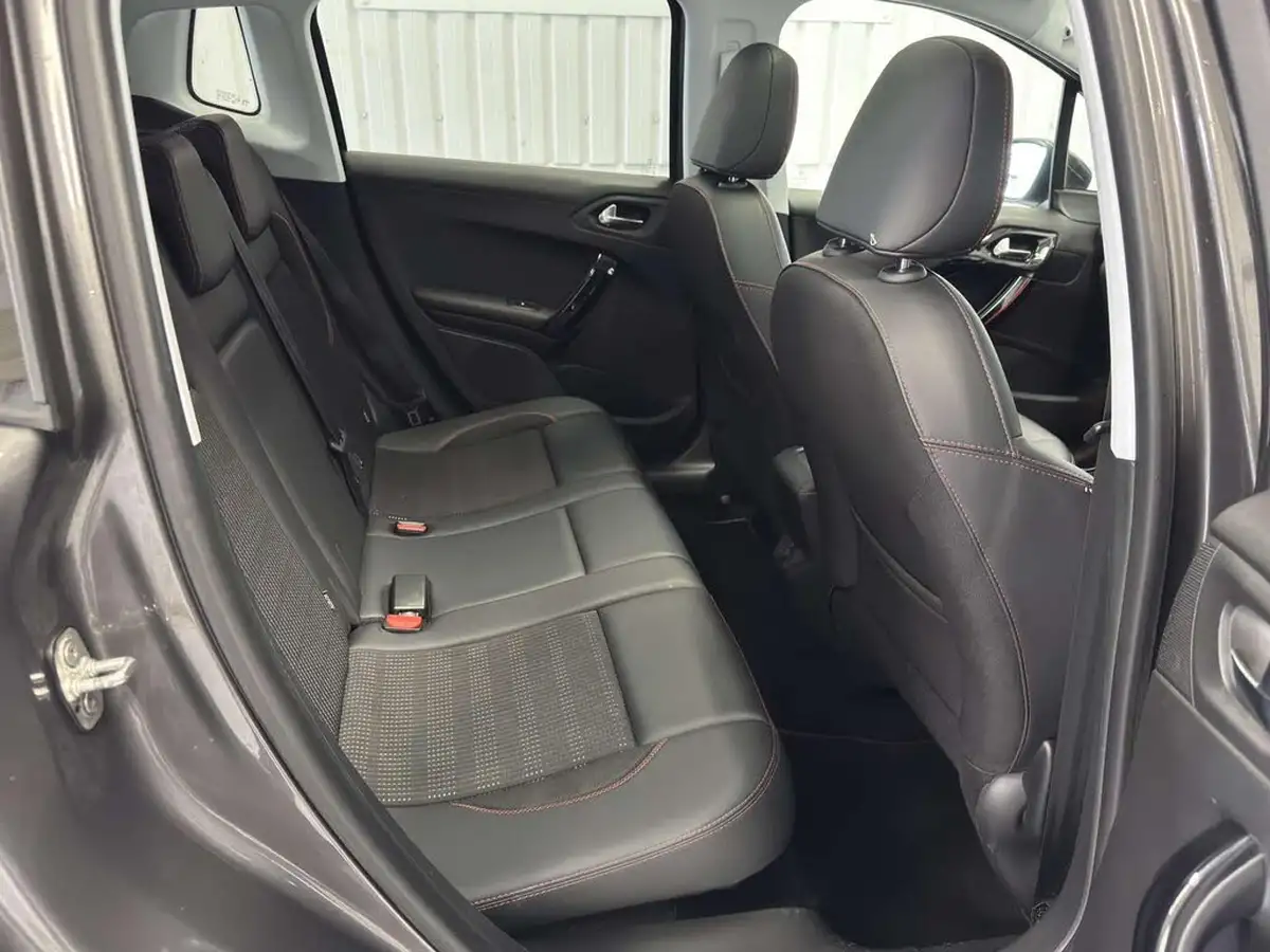 2019-peugeot-2008-suv-12-puretech-gt-line-110bhp-eat6-big-10