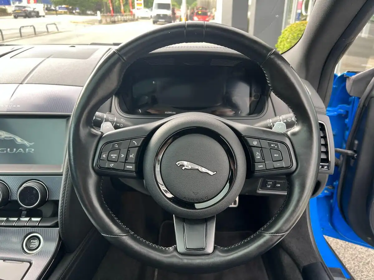 2021-jaguar-f-type-50-v8-sc-reims-edition-big-15