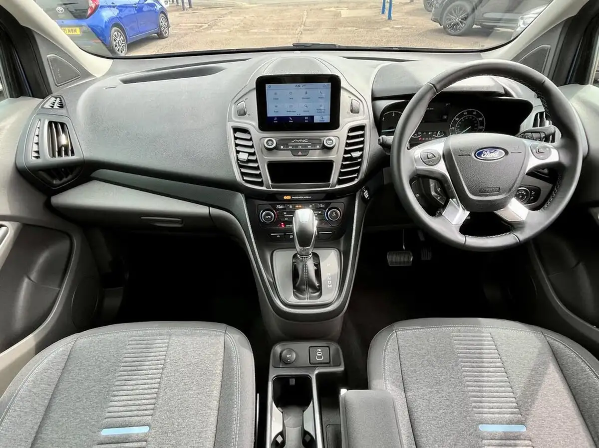 2022-ford-grand-tourneo-connect-15-active-120ps-ecoblue-1499cc-powershift-big-1
