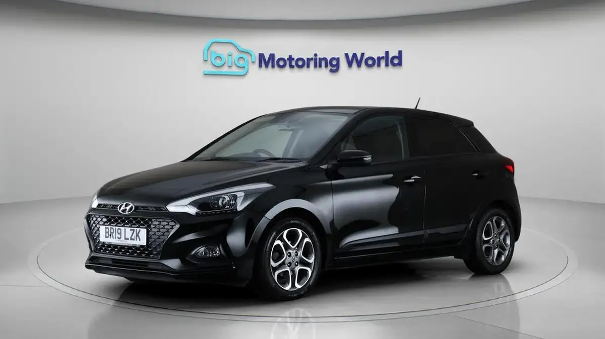 2019-hyundai-i20-12-premium-nav-mpi-hatchback-5d-big-3