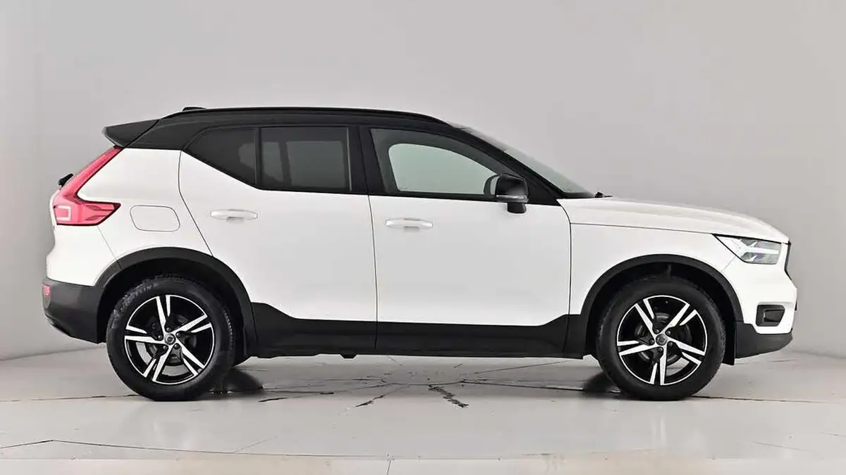 2021-volvo-xc40-15-t3-r-design-161bhp-big-78