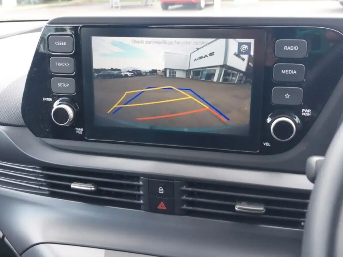 2022-hyundai-i20-10-t-gdi-se-connect-eclutch-imt-big-15