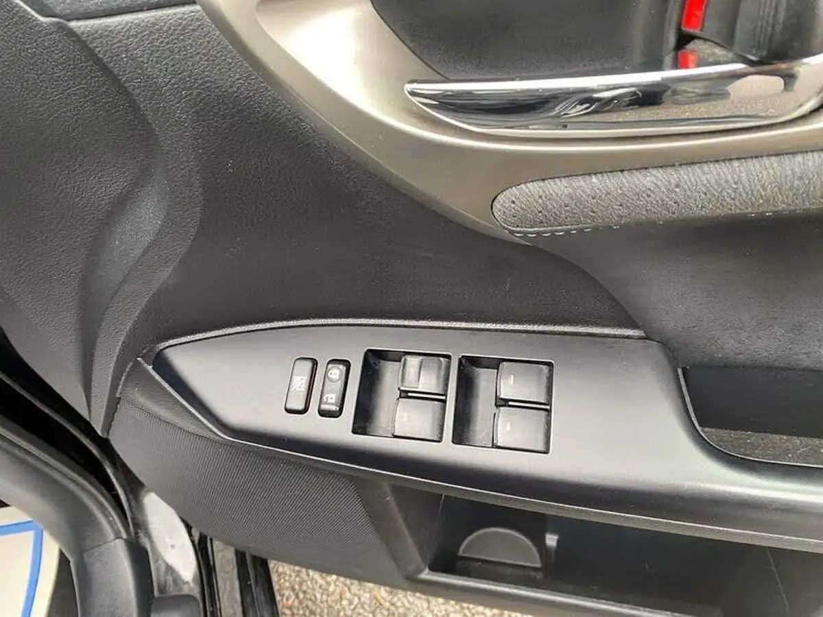 2014-lexus-ct-200h-18-advance-big-14