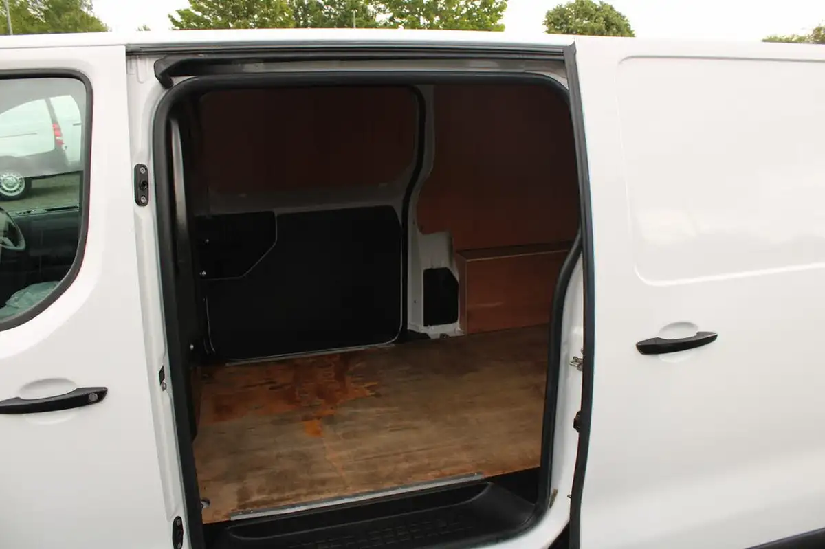 2023-vauxhall-vivaro-15td-2700-l1h1-dynamic-120pseu6d-big-22