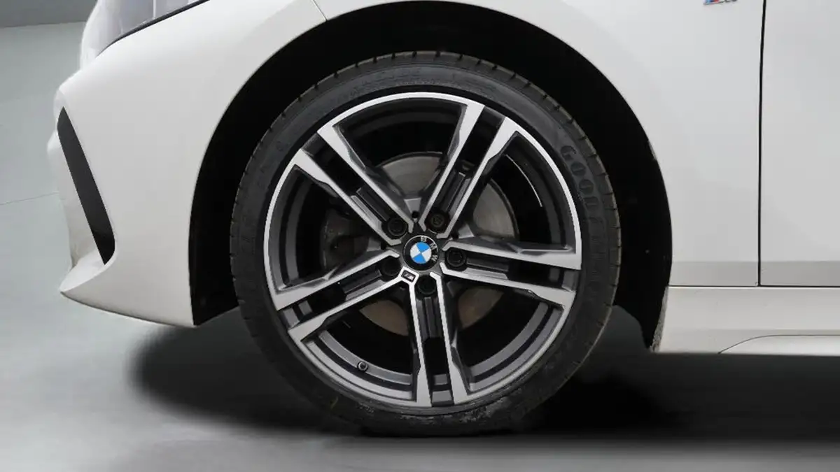 2023-bmw-1-series-15-118i-m-sport-lcp-dct-big-18