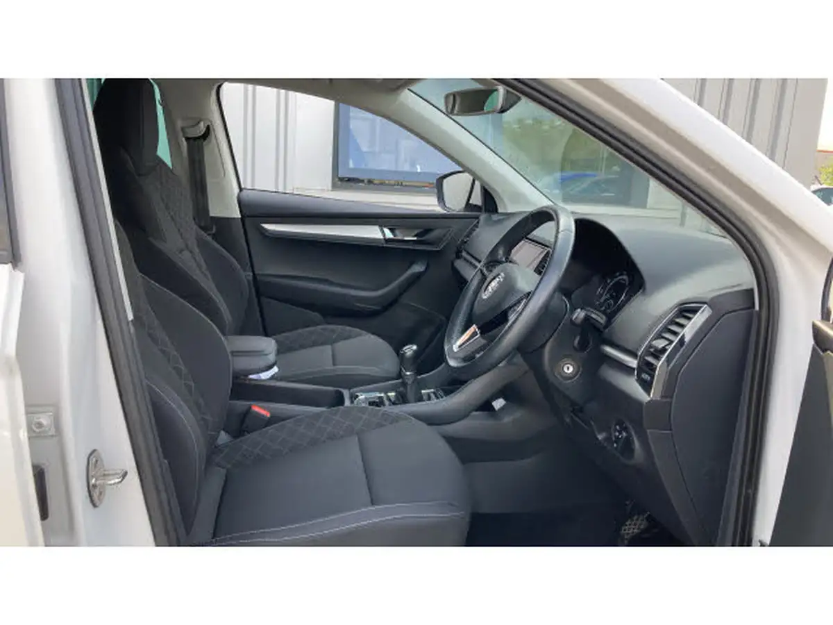 2019-skoda-karoq-15-tsi-se-big-14