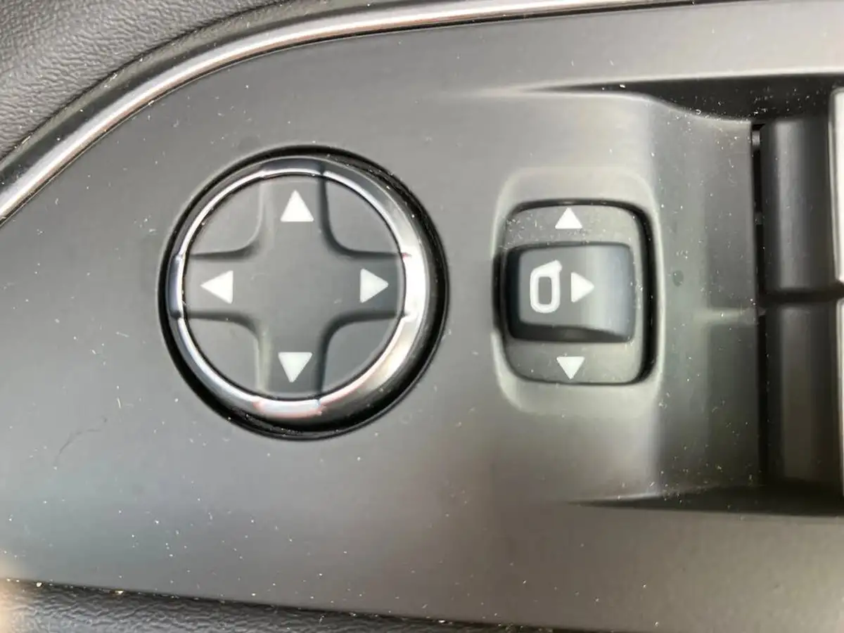 2022-peugeot-3008-suv-12-puretech-gt-eat8-big-31