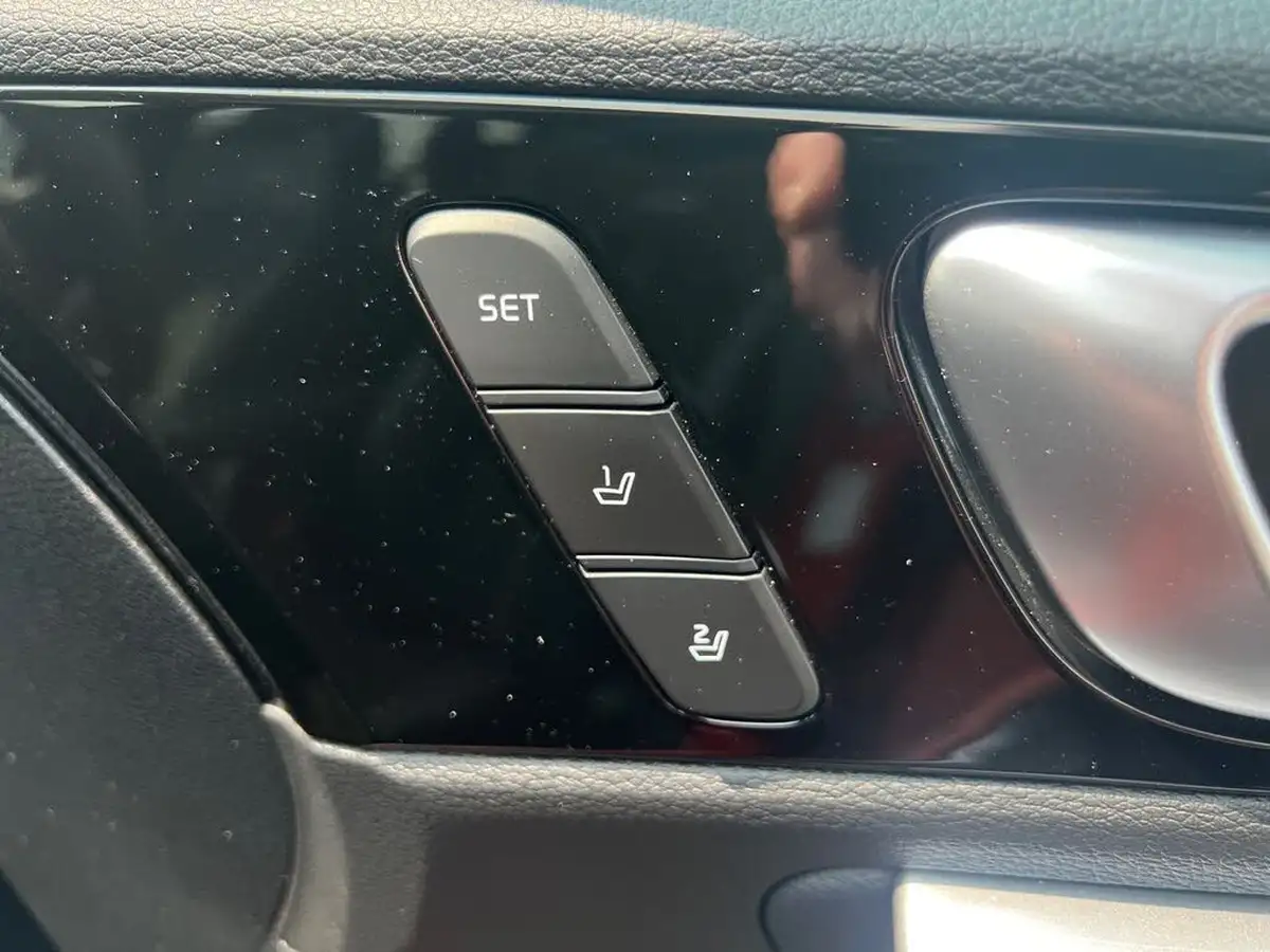 2025-kia-ceed-15-t-gdi-gt-line-s-big-25