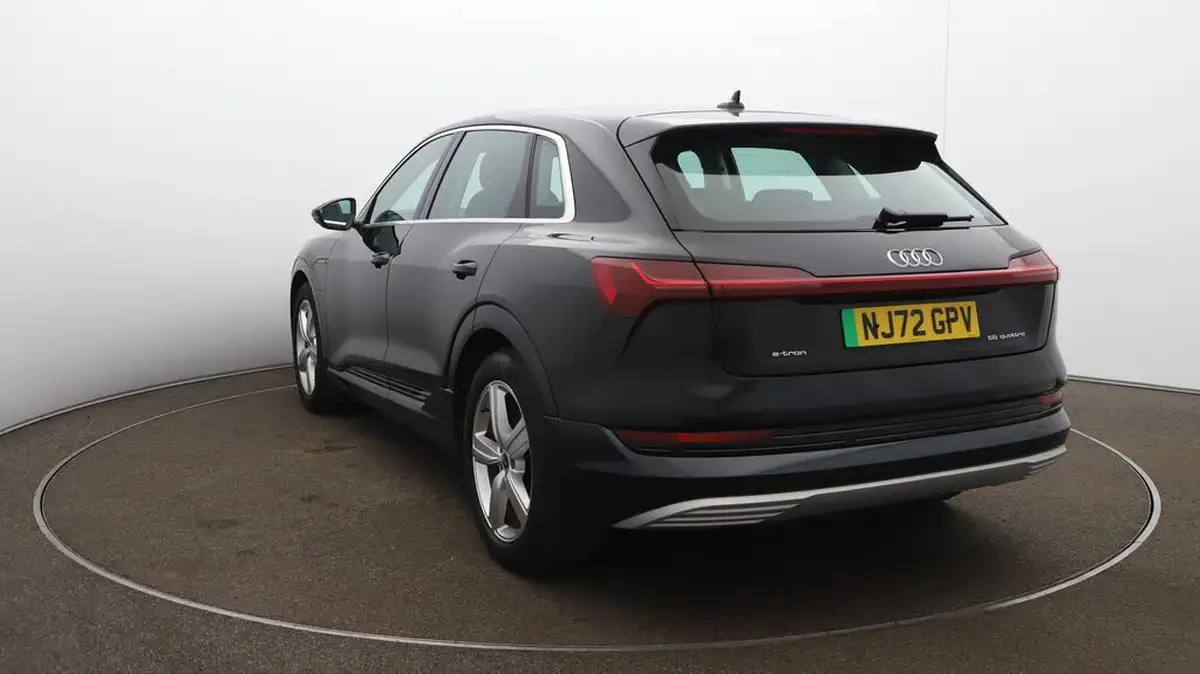 2022-audi-e-tron-55e-technik-station-wagon-big-62