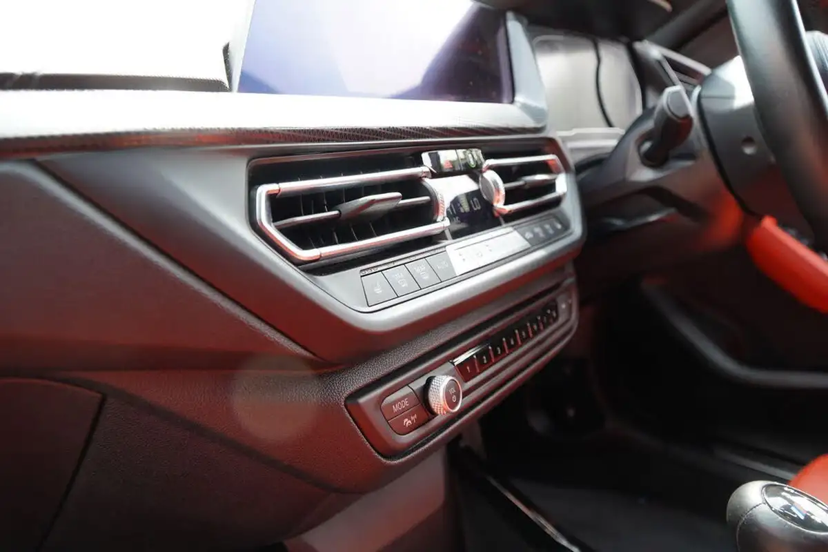 2021-bmw-1-series-15-118i-m-sport-big-18