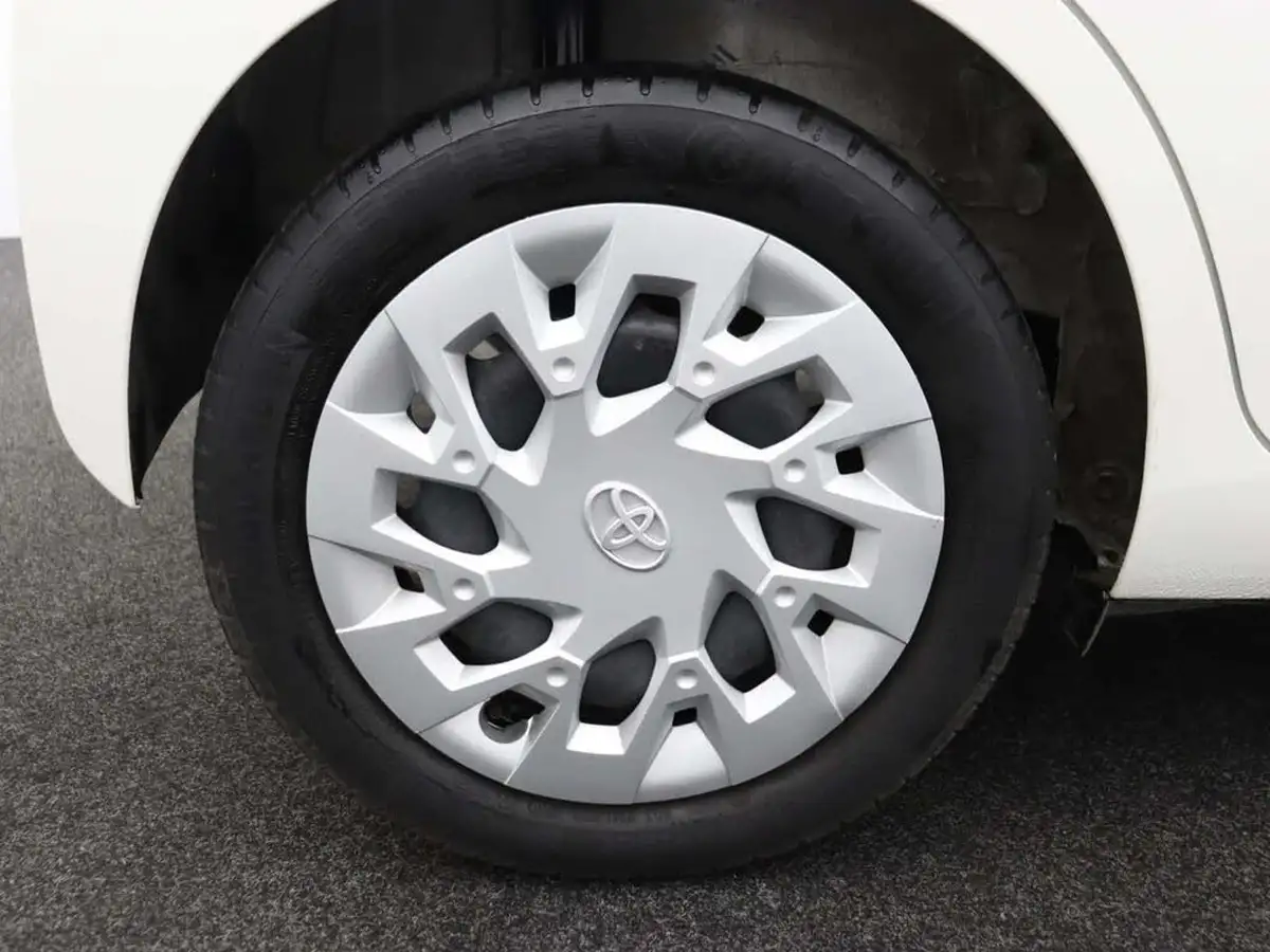 2020-toyota-aygo-10-vvt-i-x-play-tss-x-shift-big-6