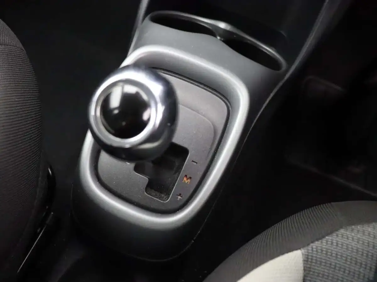 2020-toyota-aygo-10-vvt-i-x-play-tss-x-shift-big-30