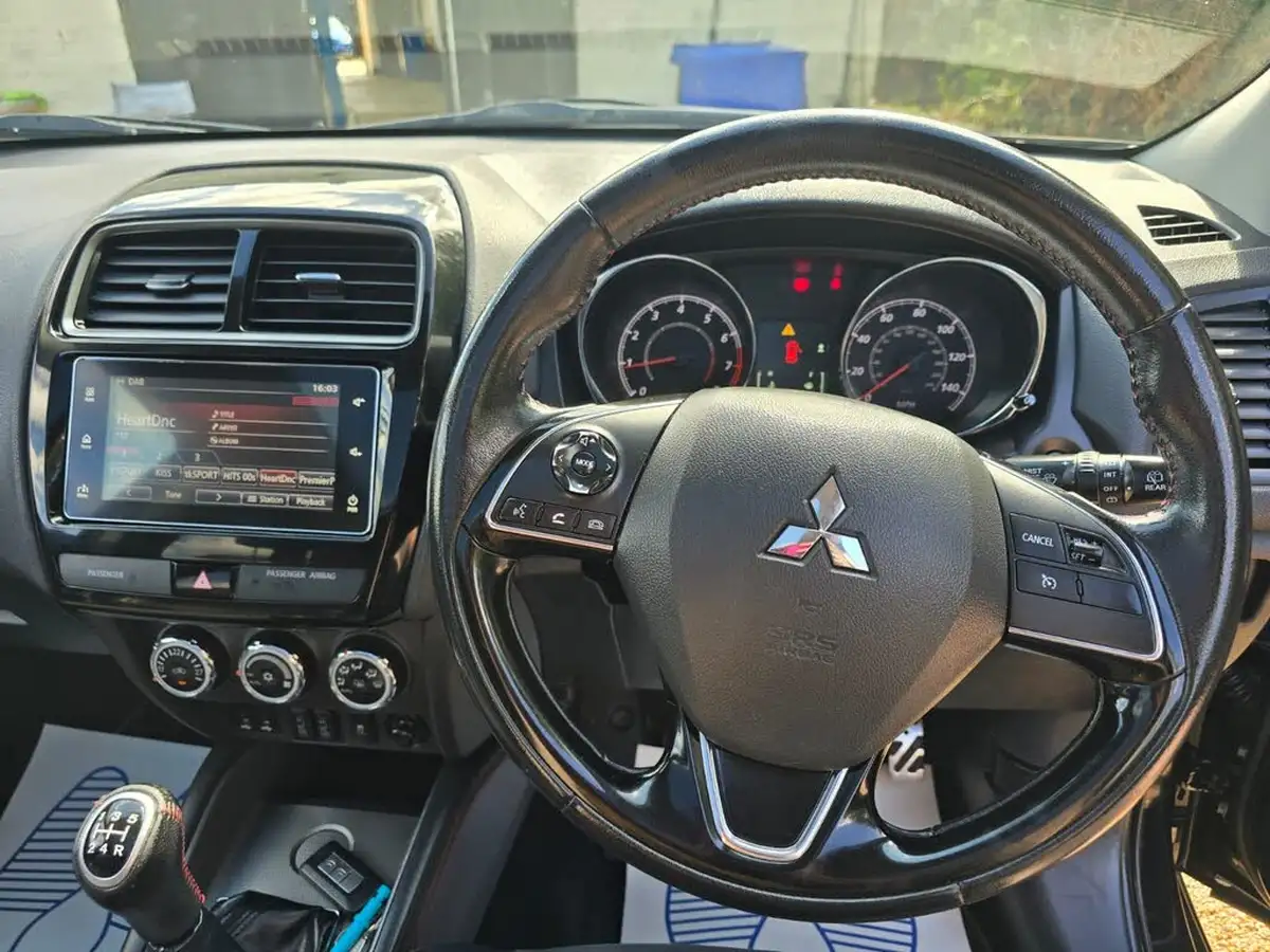2019-mitsubishi-asx-16-black-big-24