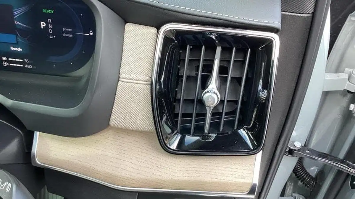 2025-volvo-xc90-20-t8-ultra-dark-big-61