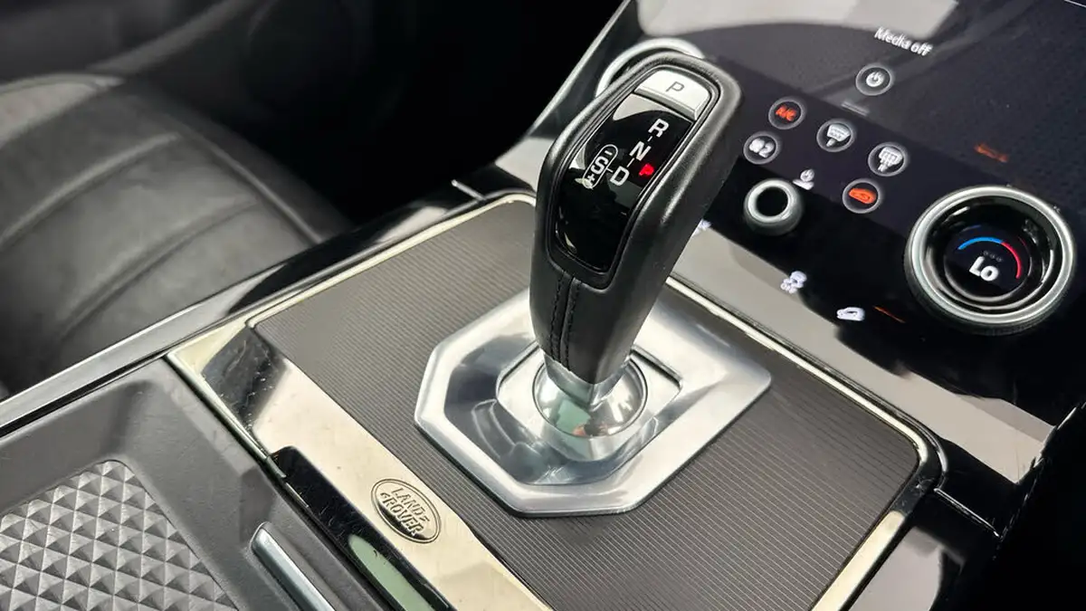 2019-land-rover-range-rover-evoque-20-d180-r-dynamic-hse-big-15