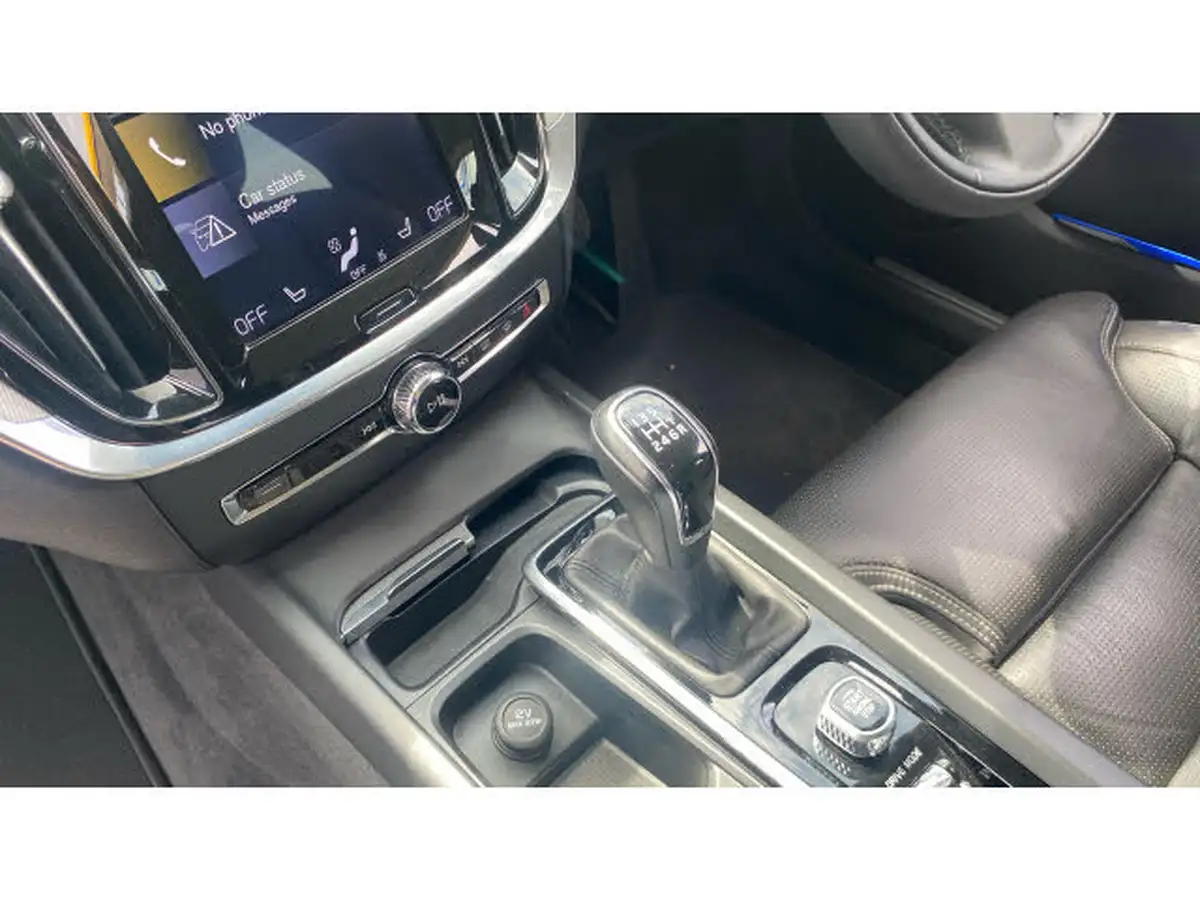 2020-volvo-v60-20td-d3-inscription-plus-big-12