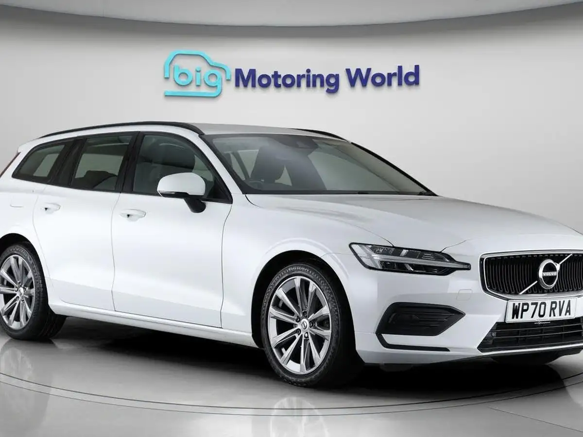 2020-volvo-v60-20-b3-momentum-big-0