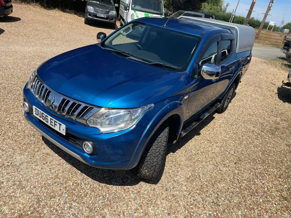 2016-mitsubishi-l200-24di-d-titan-big-4