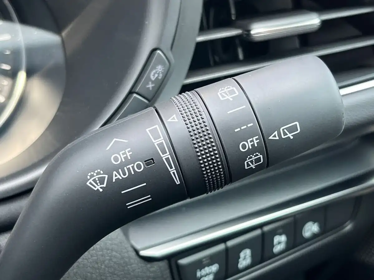 2025-mazda-mazda3-25-e-skyactiv-g-exclusive-line-big-25