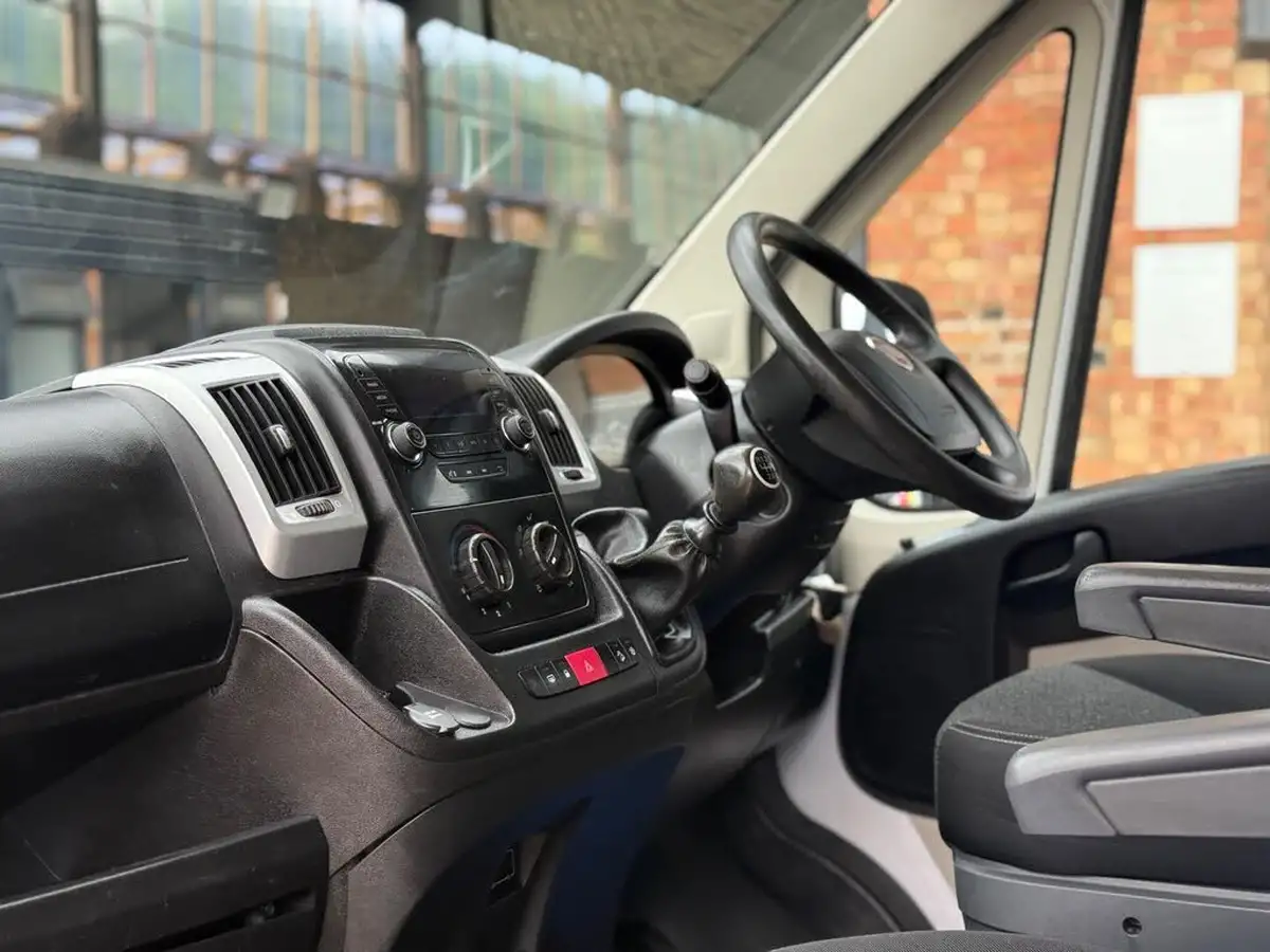 2017-fiat-ducato-20td-35-lh2-panel-big-12