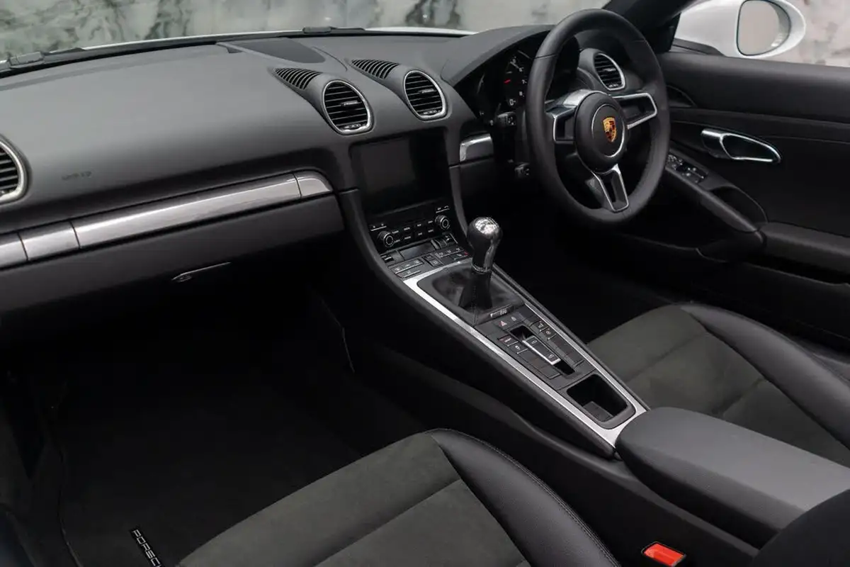2024-porsche-boxster-718-20-boxster-big-13