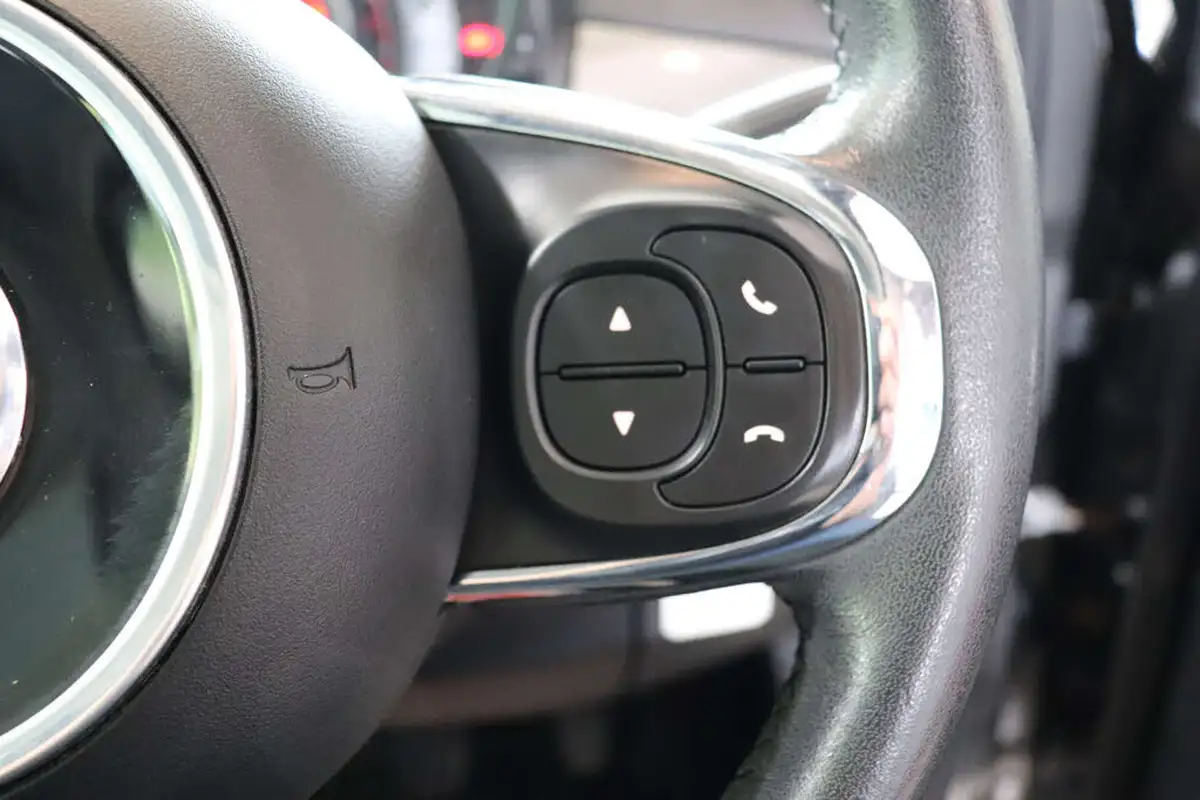 2019-fiat-500-12-lounge-ss-big-42