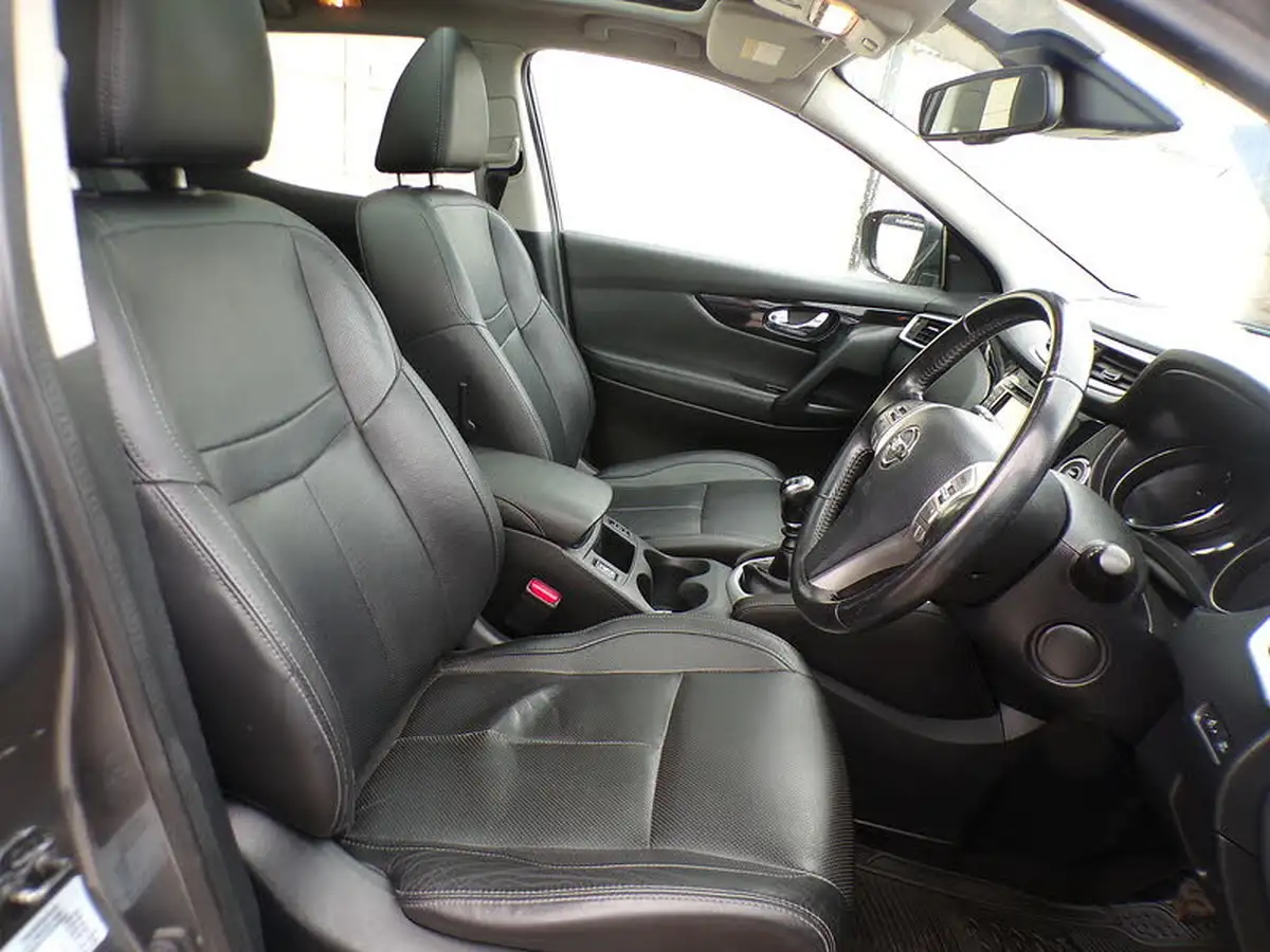 2015-nissan-qashqai-16dci-tekna-big-12
