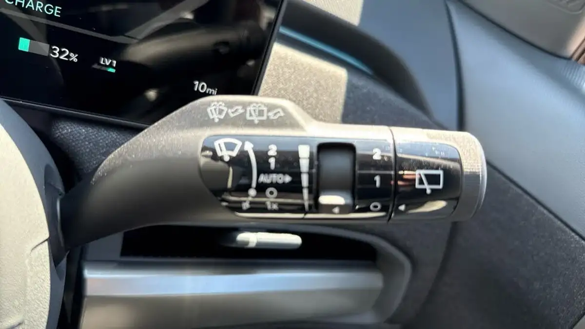 2025-kia-ev3-e-gt-line-s-big-46