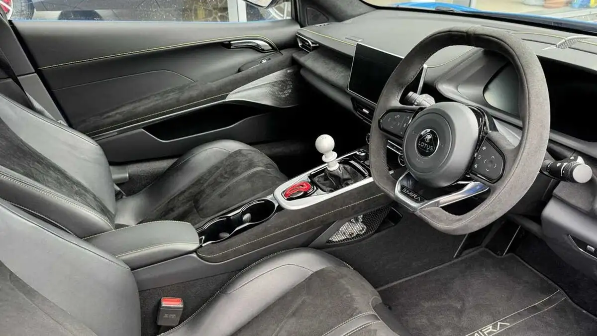 2024-lotus-emira-35-first-edition-v6-big-7