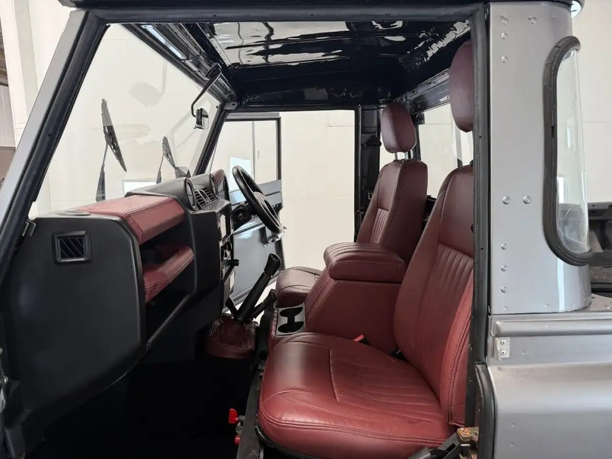 2007-land-rover-90-defender-24td-pick-up-big-18